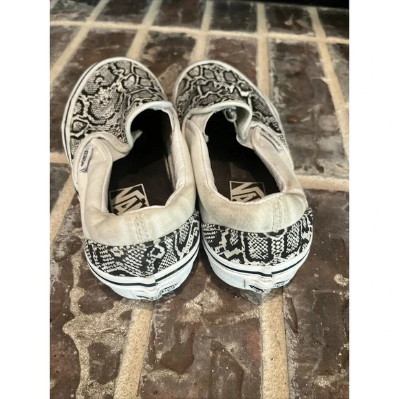 Vans Low Top Slip On Black & White Snake Print Women’s Size 5.5 Mens 4  Skate - Picture 3 of 9